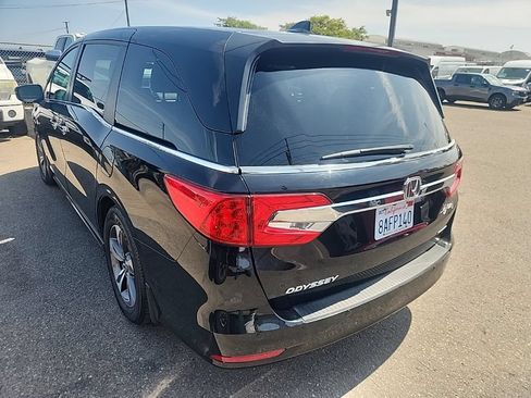 Used 2018 Honda Odyssey Touring image 11