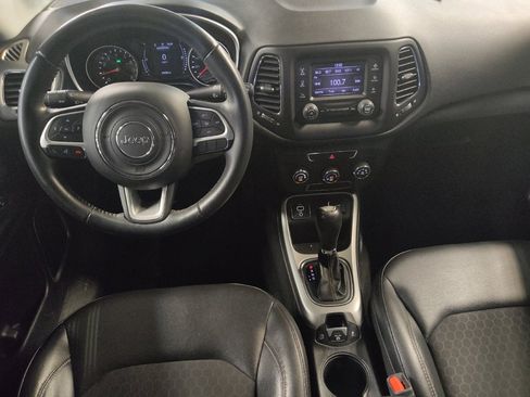 Used 2018 Jeep Compass Latitude FWD image 22