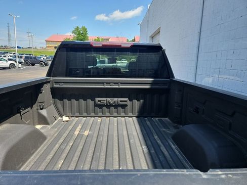 Used 2021 GMC Sierra 1500 Elevation w/ LPO, Elevation Black Package AWD/4WD image 8