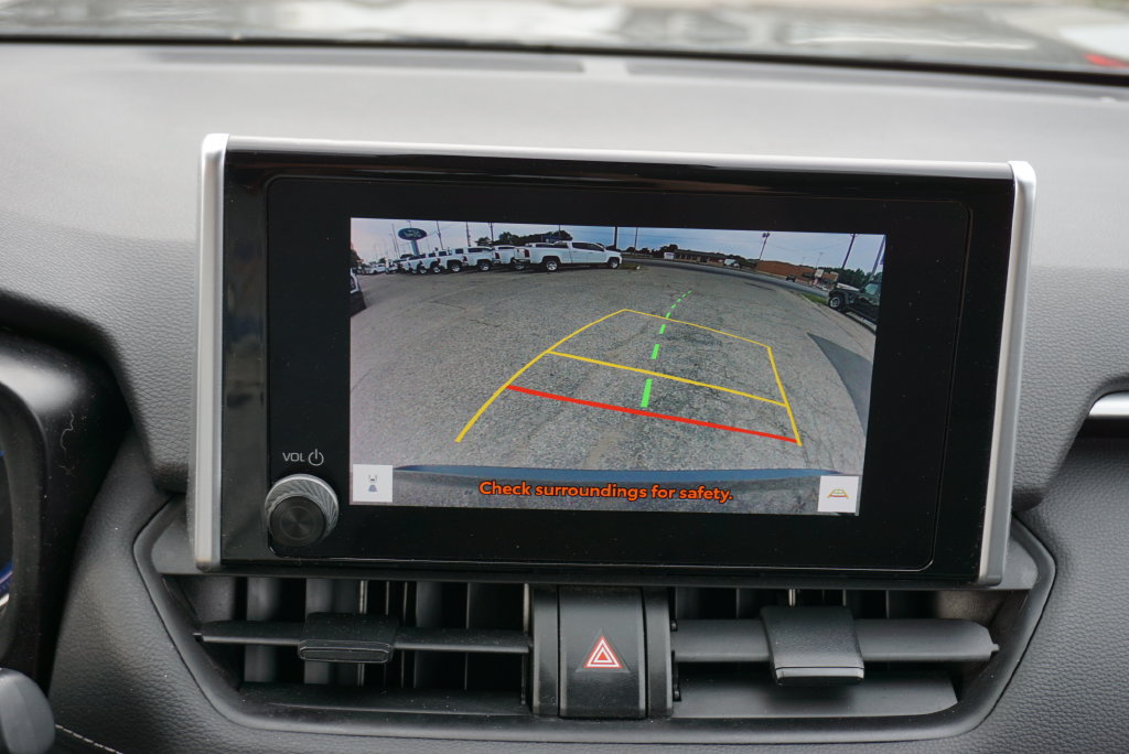 Used 2023 Toyota RAV4 LE AWD/4WD image 17