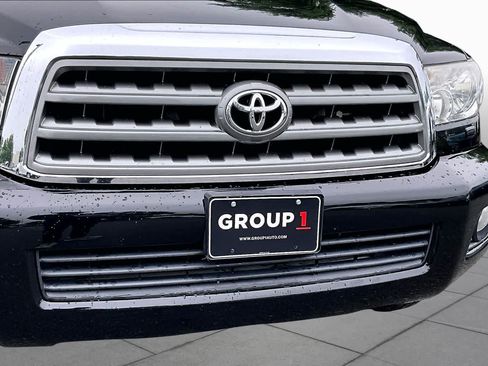 Used 2017 Toyota Sequoia Limited w/ Safety & Convenience Package AWD/4WD image 30