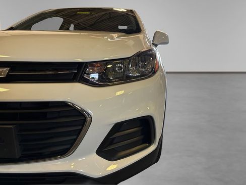 Used 2020 Chevrolet Trax LS w/ Tint and Cruise Package FWD image 19