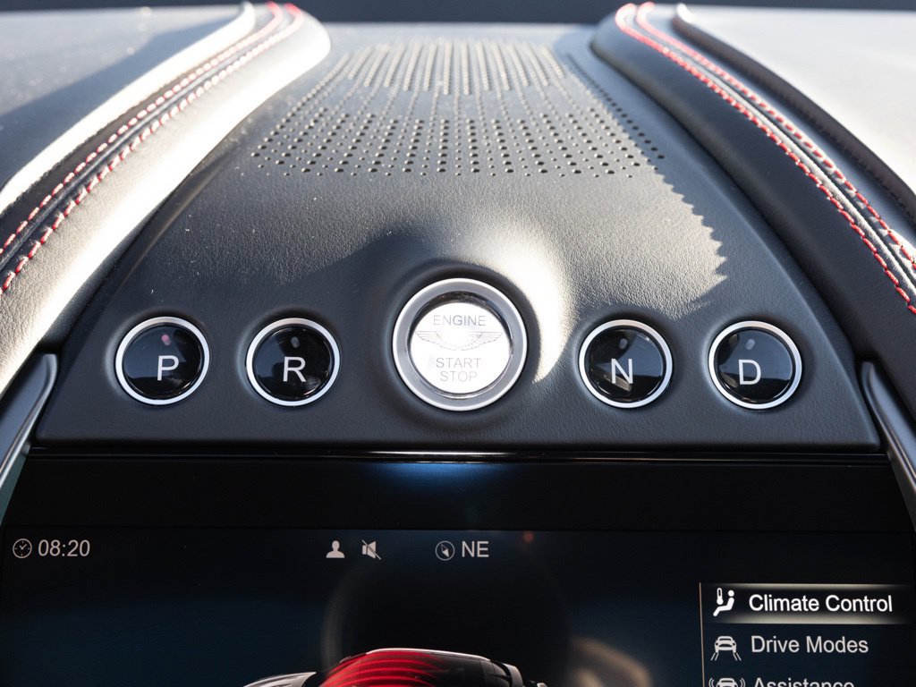 Used 2021 Aston Martin DBX AWD/4WD image 40