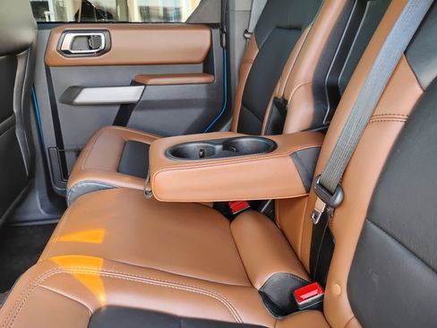 Used 2022 Ford Bronco Outer Banks image 18