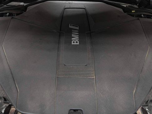 Used 2023 BMW i7 xDrive60 AWD/4WD image 18