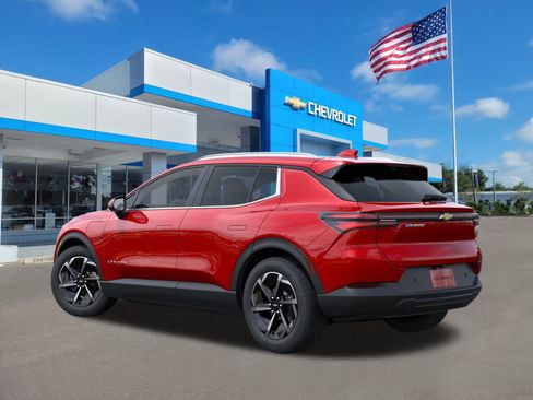 New 2026 Chevrolet Equinox EV LT image 3