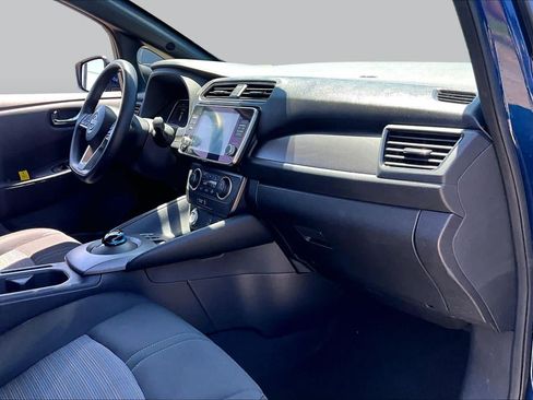 Used 2025 Nissan Leaf S FWD image 18