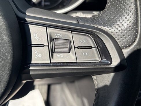 Used 2023 Alfa Romeo Giulia Ti image 24