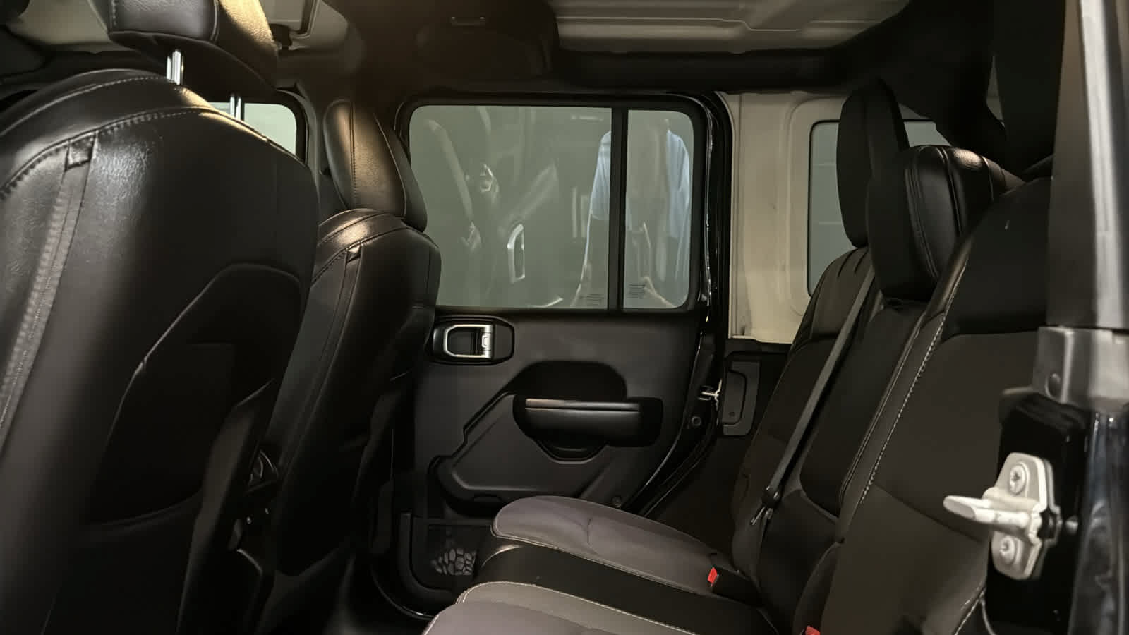 Used 2020 Jeep Wrangler Unlimited Sport AWD/4WD image 25