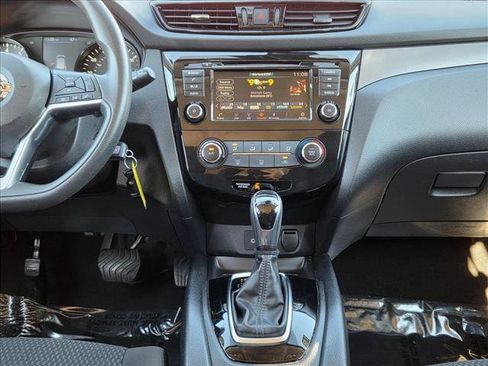 Used 2021 Nissan Rogue Sport S image 15