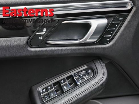 Used 2023 Porsche Macan T w/ Premium Package Plus image 21