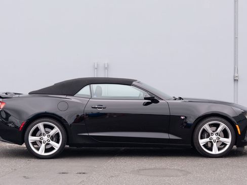 Used 2016 Chevrolet Camaro SS RWD image 25