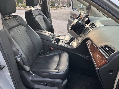 Used 2012 Lincoln MKX AWD image 13