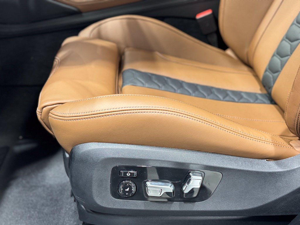 New 2026 BMW X5 M Competition w/ Executive Package AWD/4WD image 19