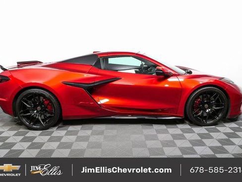 Used 2023 Chevrolet Corvette Z06 image 2