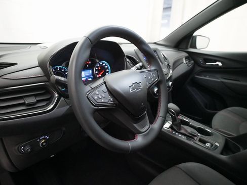 Used 2023 Chevrolet Equinox RS image 8