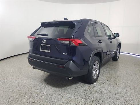 Used 2022 Toyota RAV4 XLE image 4