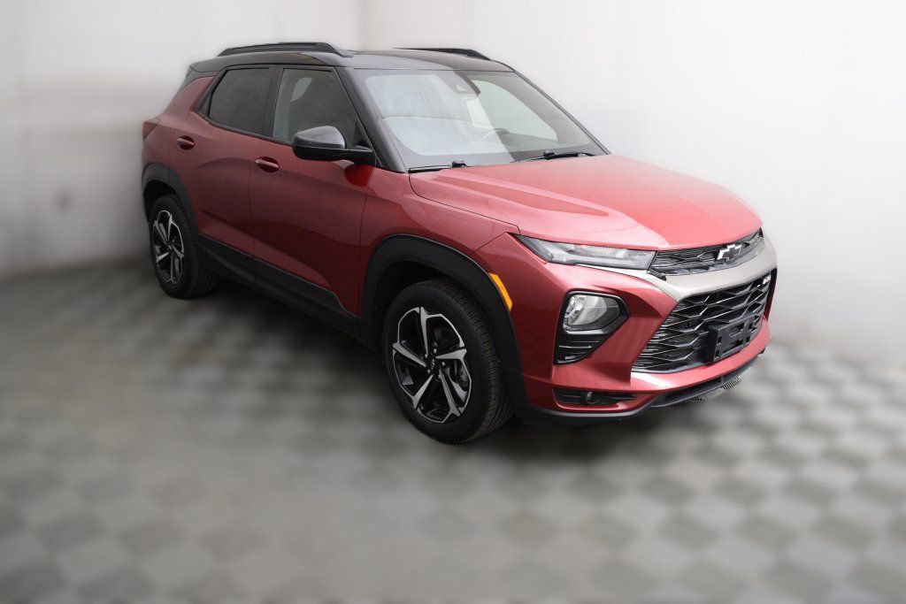 Used 2021 Chevrolet TrailBlazer RS w/ Sun and Liftgate Package AWD/4WD image 3