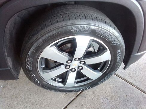 Used 2019 Chevrolet Traverse LT w/ LT Premium Package AWD/4WD image 28