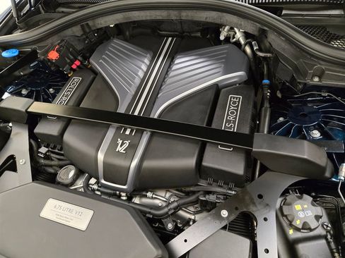 Certified 2025 Rolls-Royce Cullinan Black Badge image 29