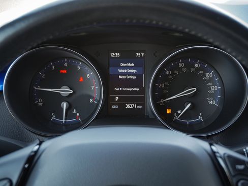 Used 2021 Toyota C-HR XLE image 21