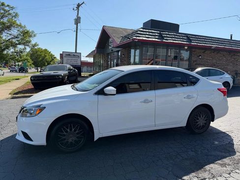 Used 2018 Nissan Sentra S FWD image 2