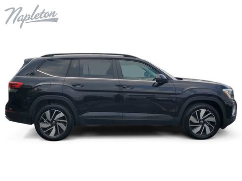 Used 2025 Volkswagen Atlas SE FWD image 6