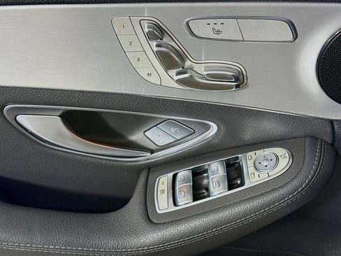 Used 2019 Mercedes-Benz C 300 Sedan image 23