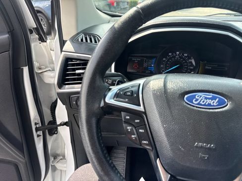 Used 2019 Ford Edge SEL w/ Equipment Group 201A AWD/4WD image 29