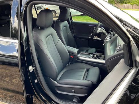 Certified 2025 Mercedes-Benz GLA 250 image 6