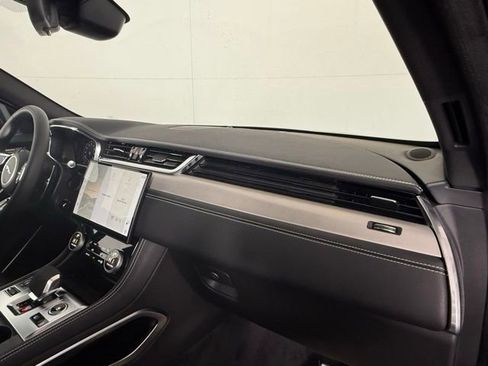 Used 2025 Jaguar F-PACE R-Dynamic S image 39