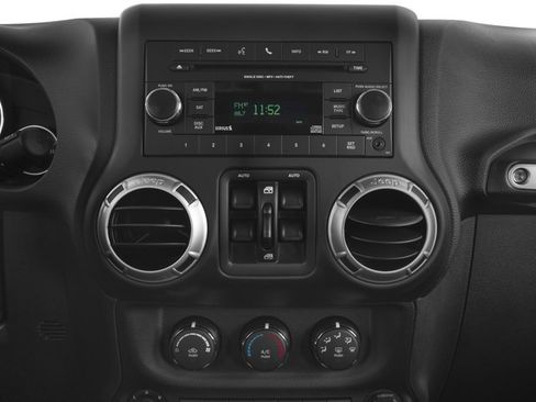 Certified 2017 Jeep Wrangler Unlimited Sahara w/ Connectivity Group AWD/4WD image 10