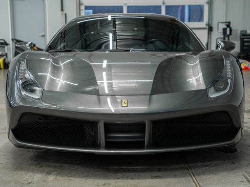 Used 2017 Ferrari 488 GTB RWD image 4