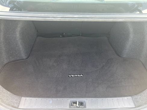 Used 2025 Nissan Versa SV FWD image 28