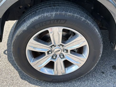 Used 2018 Ford F150 Platinum w/ Equipment Group 701A Luxury AWD/4WD image 12