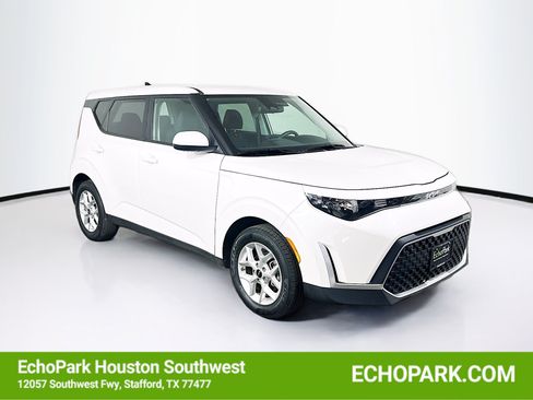 Used 2025 Kia Soul LX w/ LX Technology Package FWD image 1