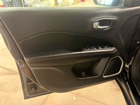Used 2019 Jeep Compass Limited AWD/4WD image 20