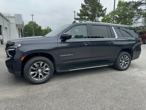 Used 2023 Chevrolet Suburban LT RWD image 55