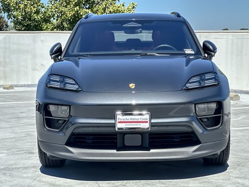 Certified 2025 Porsche Macan 4 Electric AWD/4WD image 11