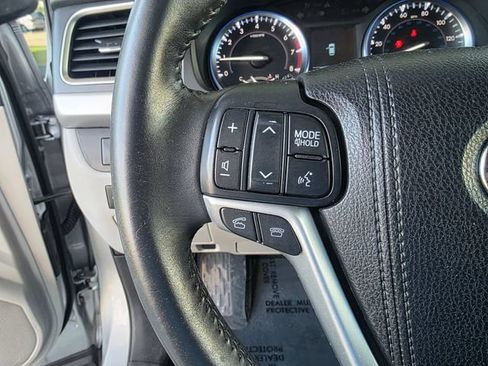 Used 2016 Toyota Highlander Plus AWD/4WD image 27