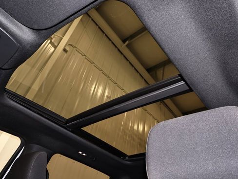 Certified 2022 Ford F150 XLT w/ Equipment Group 302A High image 36