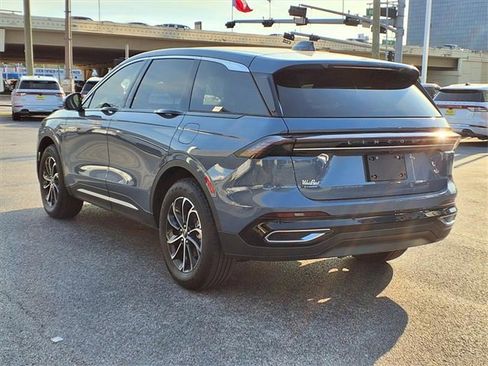 New 2026 Lincoln Nautilus Premier image 4