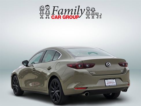 Used 2024 MAZDA MAZDA3 s image 3