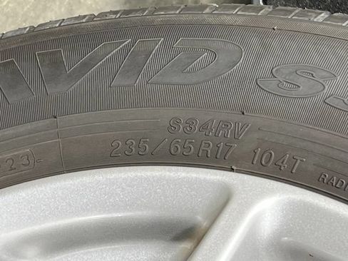 Used 2024 Chrysler Pacifica Touring-L FWD image 42