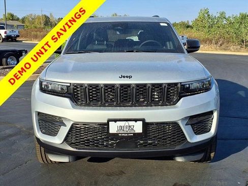 New 2025 Jeep Grand Cherokee 4WD image 25