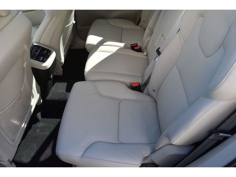 Used 2024 Volvo XC90 B5 Core w/ Protection Package Premier image 15