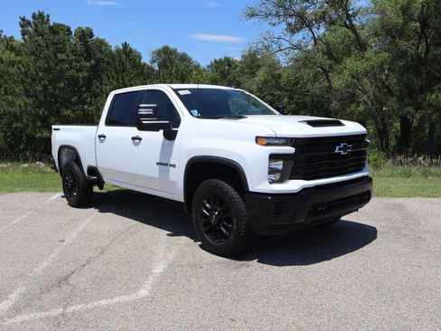 New 2026 Chevrolet Silverado 2500 Custom w/ Custom Value Package AWD/4WD image 3