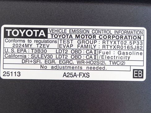 Used 2024 Toyota RAV4 SE AWD/4WD image 32