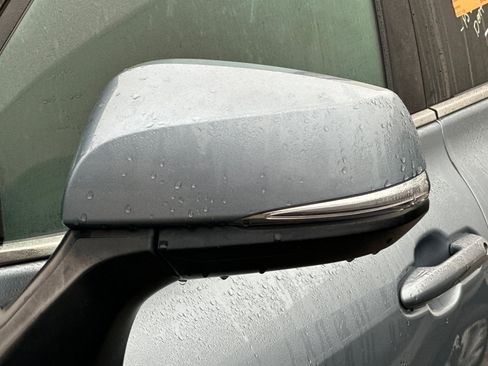 Used 2022 Toyota Highlander XLE image 11