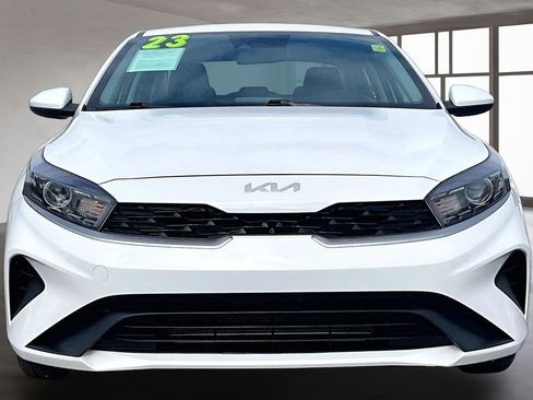 Used 2023 Kia Forte LXS image 2
